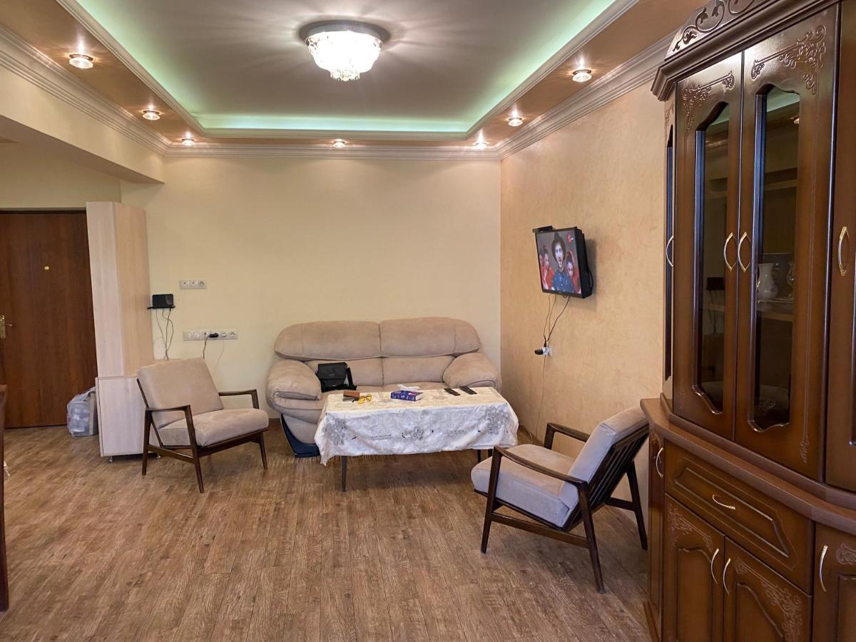 Apartment In Centre Evn 耶烈万 外观 照片