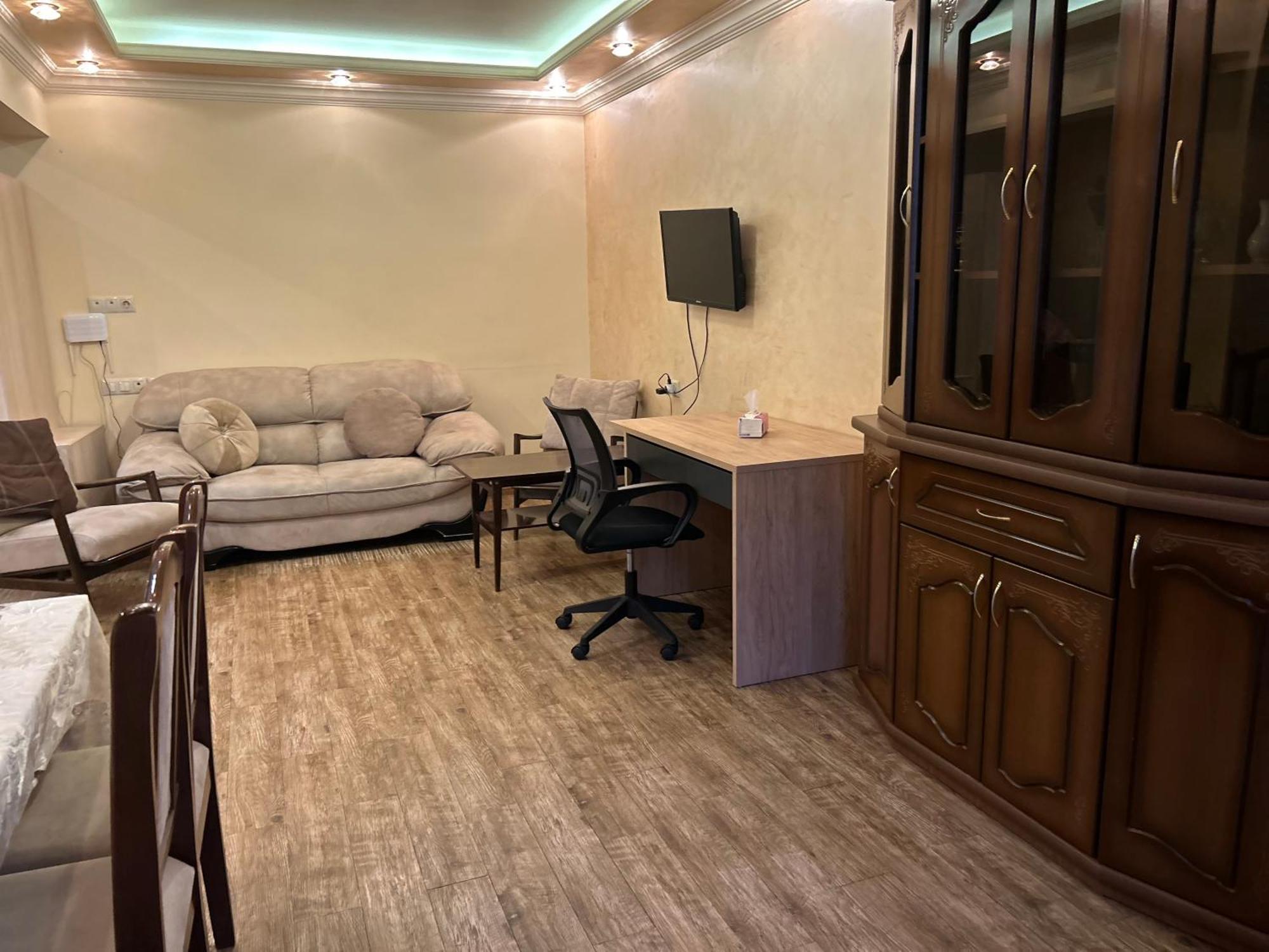 Apartment In Centre Evn 耶烈万 外观 照片